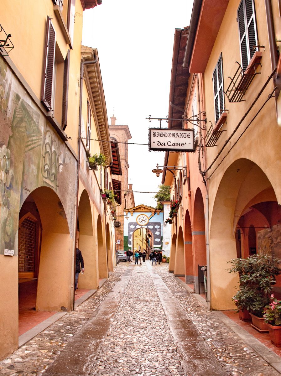 DOZZA cosa vedere nel dei murales