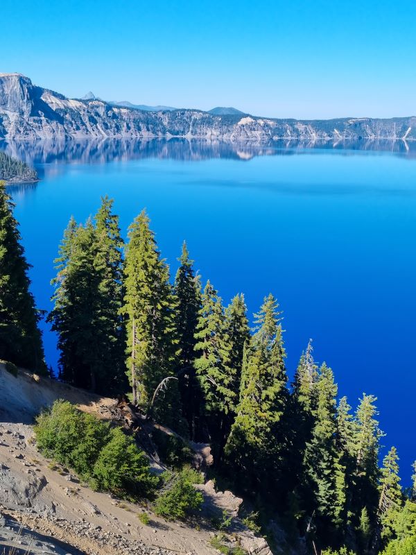 crater-lake-estate