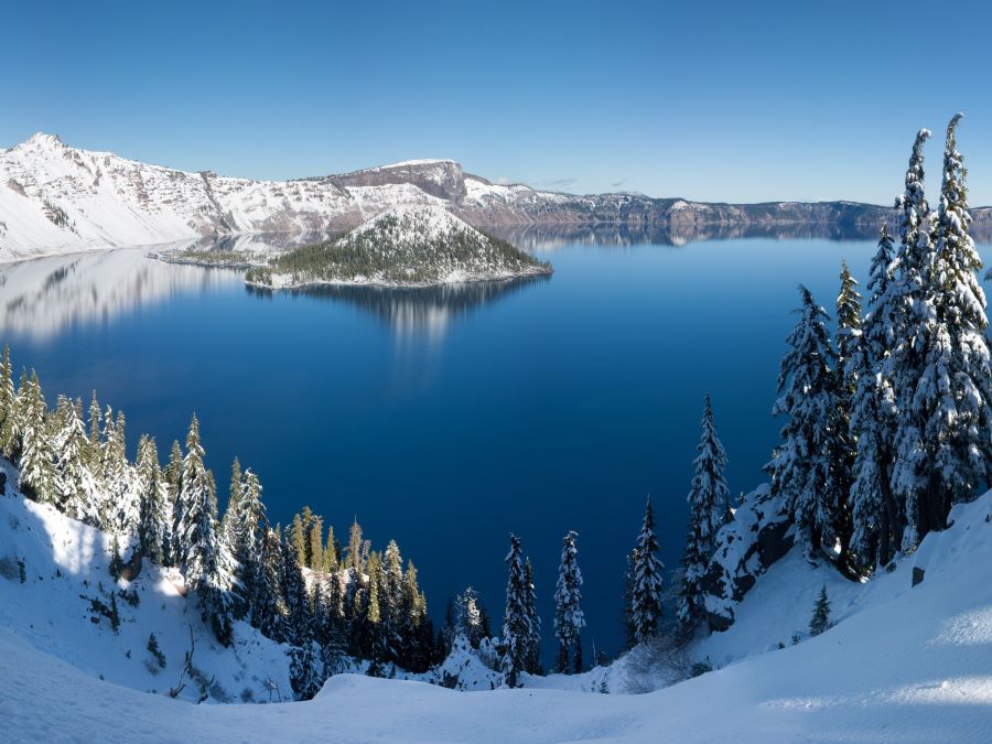 crater-lake-inverno