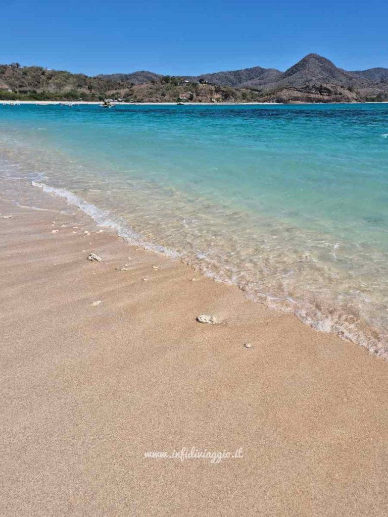 maluk-beach-sumbawa