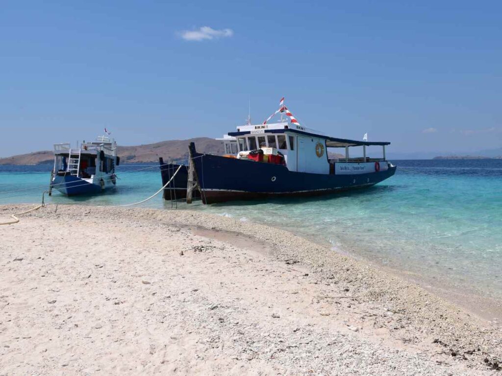 pirate-island-boat