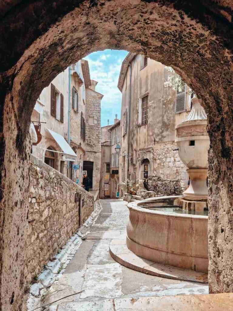 rue-grande-saint-paul-de-vence