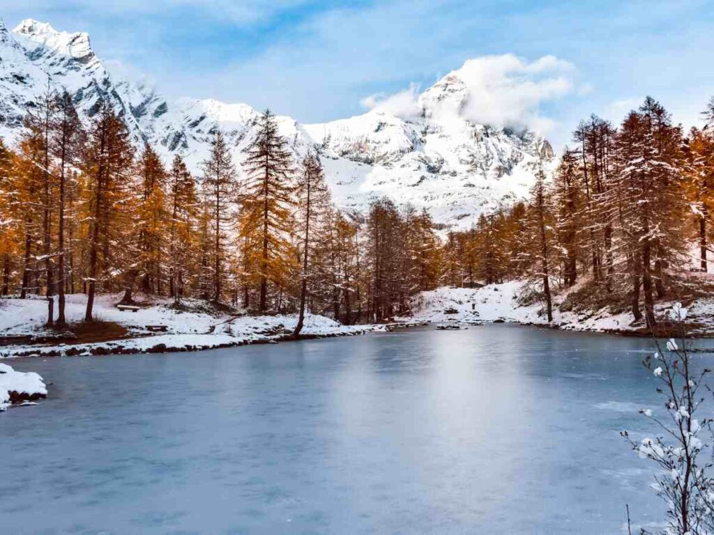 lago-blu-autunno